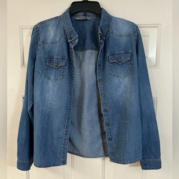 Highway Jeans Denim Shirt. Large. Very Clean. Smoke Free. Excellent Condition. - Picture 11 of 11